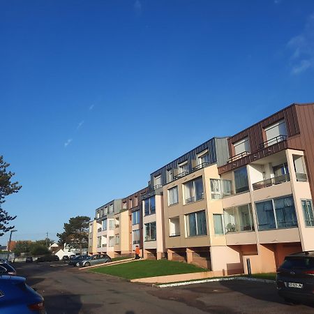 Plage Et La Mer Tres Proche Courseulles-sur-Mer Zewnętrze zdjęcie